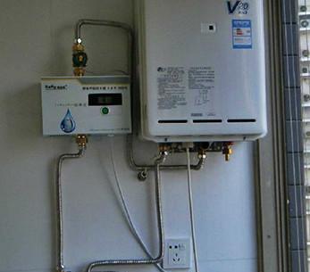 深圳物业竟要求把燃气热水器安装在卫生间?我强行装在了厨房里!